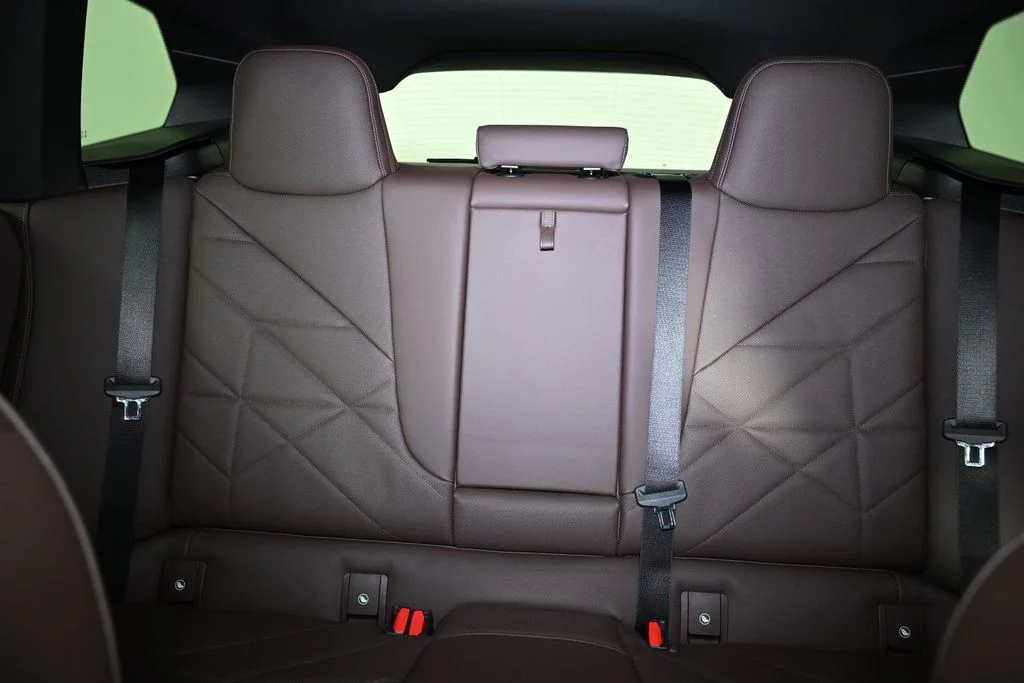 2026 BMW iX 45 - Photo 24