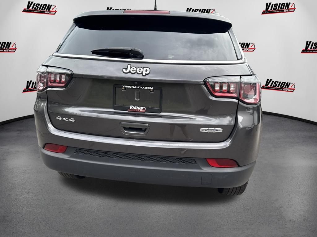 Used 2018 Gray Jeep Latitude image 6