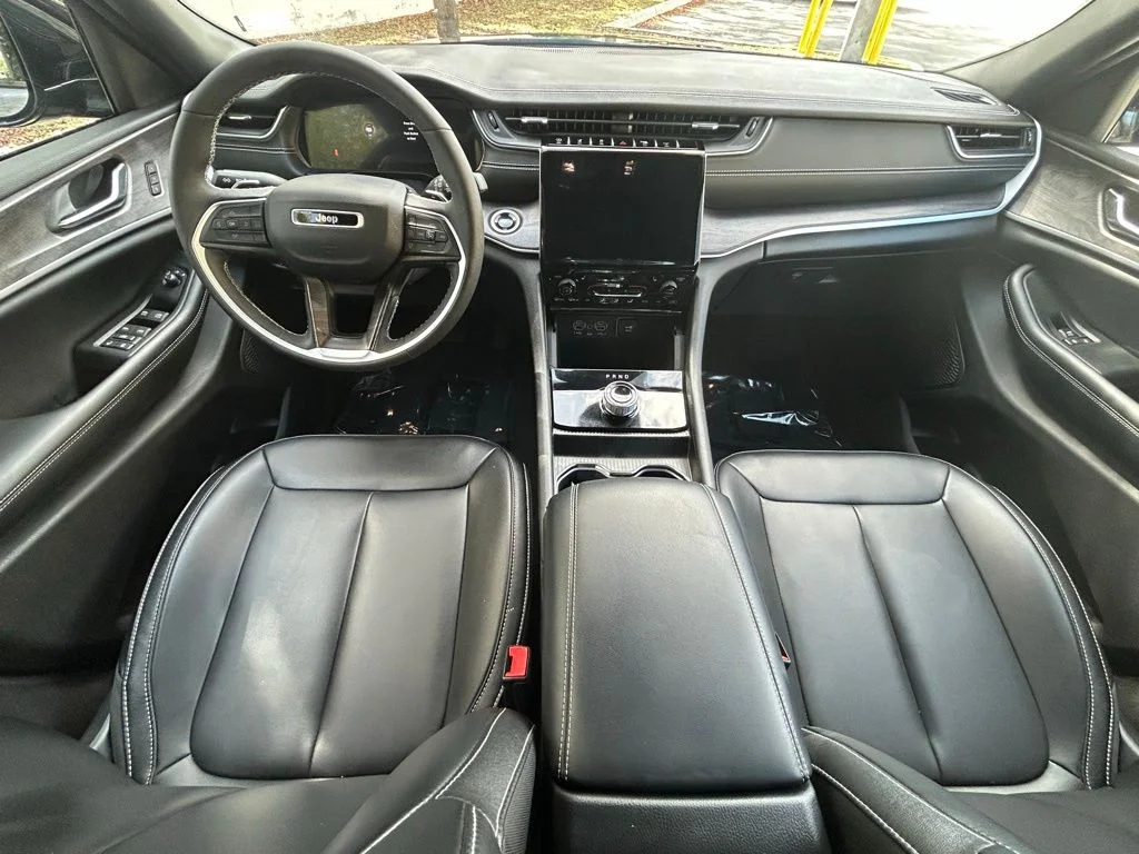 Used 2024 Gray Jeep Limited image 10