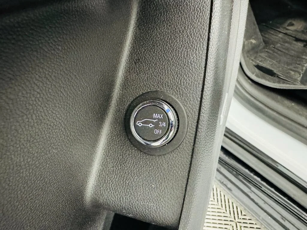 Used 2020 SUMMIT WHITE Chevrolet Premier image 9