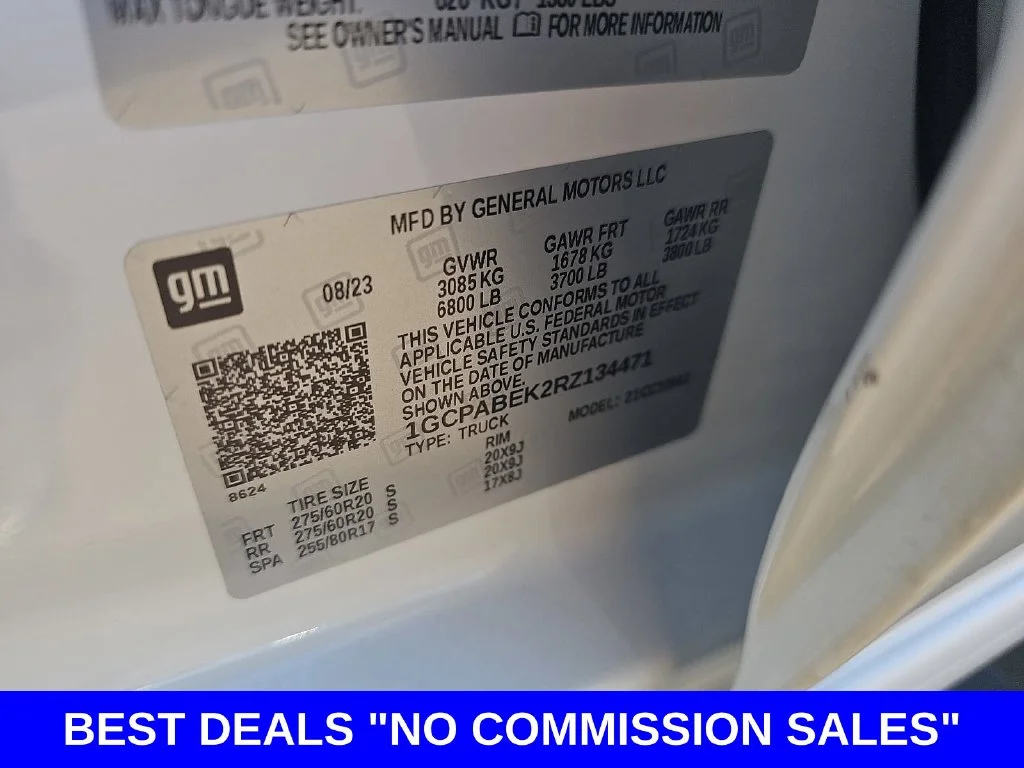 Used 2024 White Chevrolet Custom image 41
