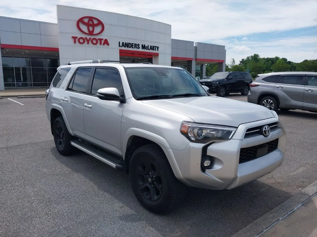 Used 2022 Silver Toyota SR5 Premium image 9