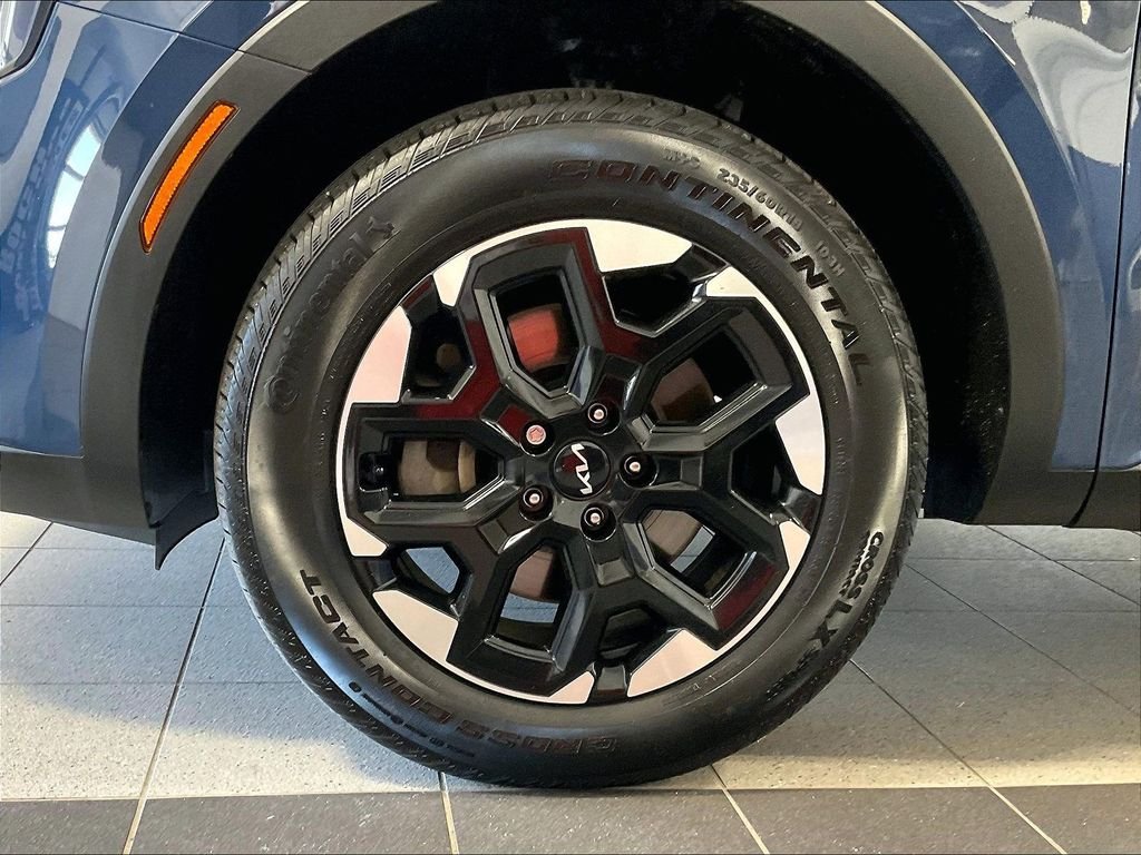 Used 2024 Black Kia S image 7