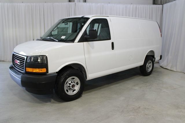 New 2026 Summit White GMC Work Van image 27
