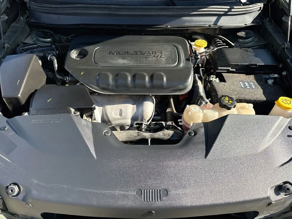 Used 2020 Green Jeep Latitude image 37