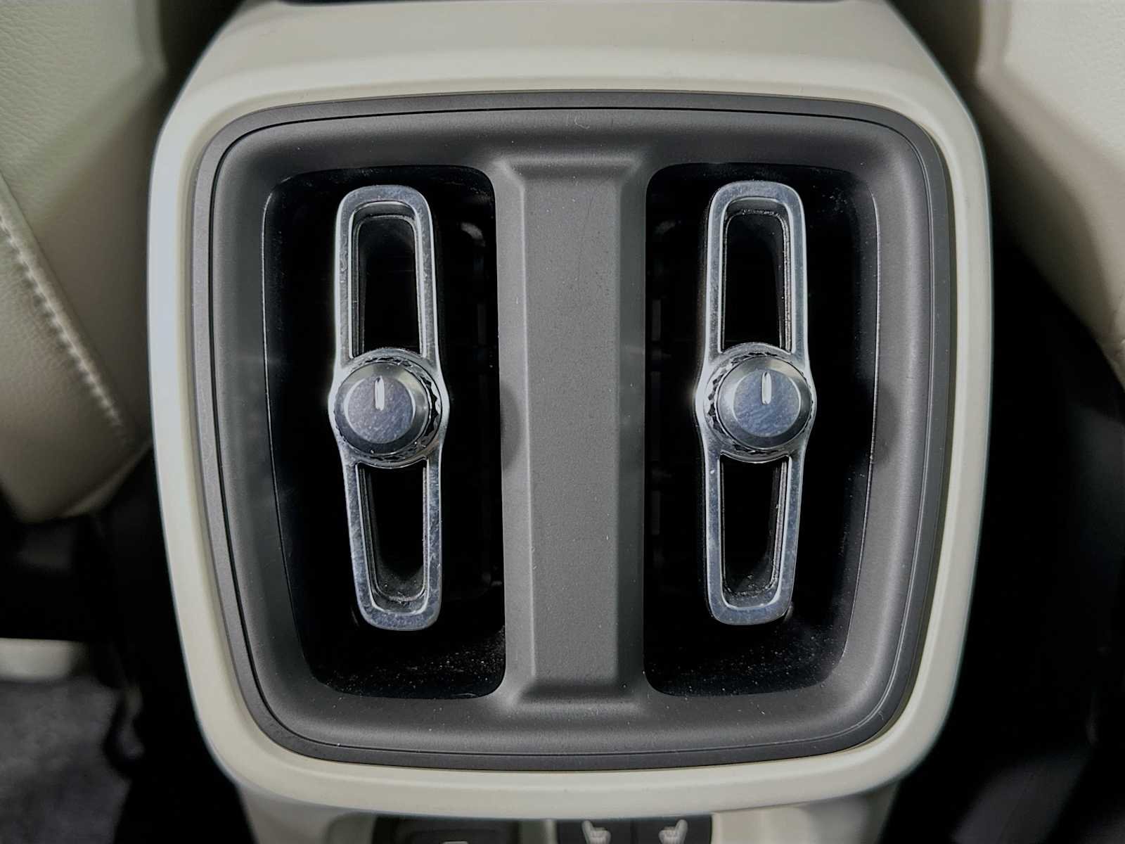 Used 2026 Aurora Silver Volvo Ultra image 24