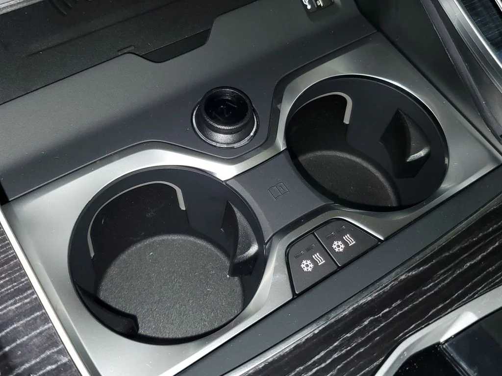 New 2027 Skyscraper Grey Metallic BMW M60i image 25