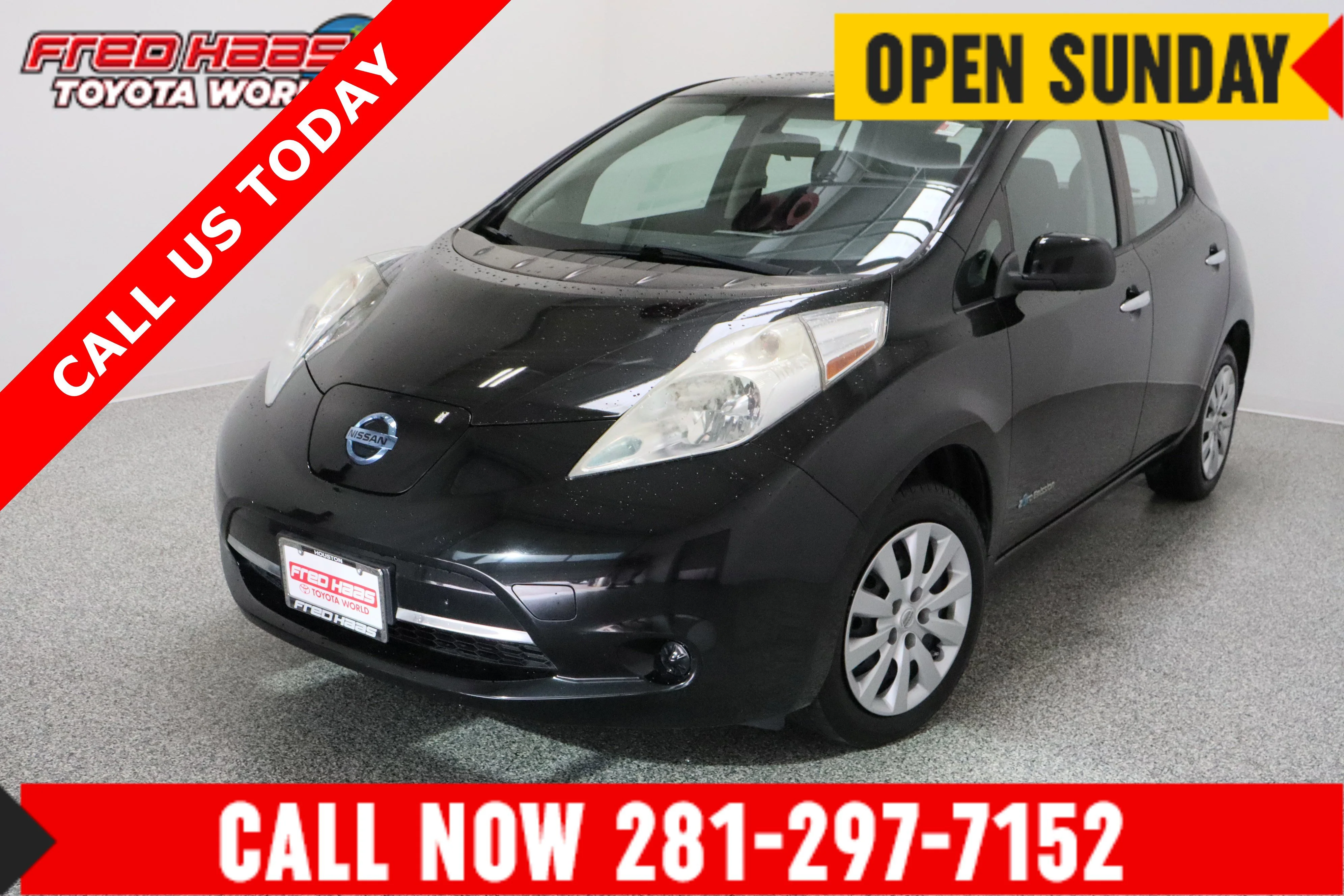 2015 Nissan Leaf S's photo