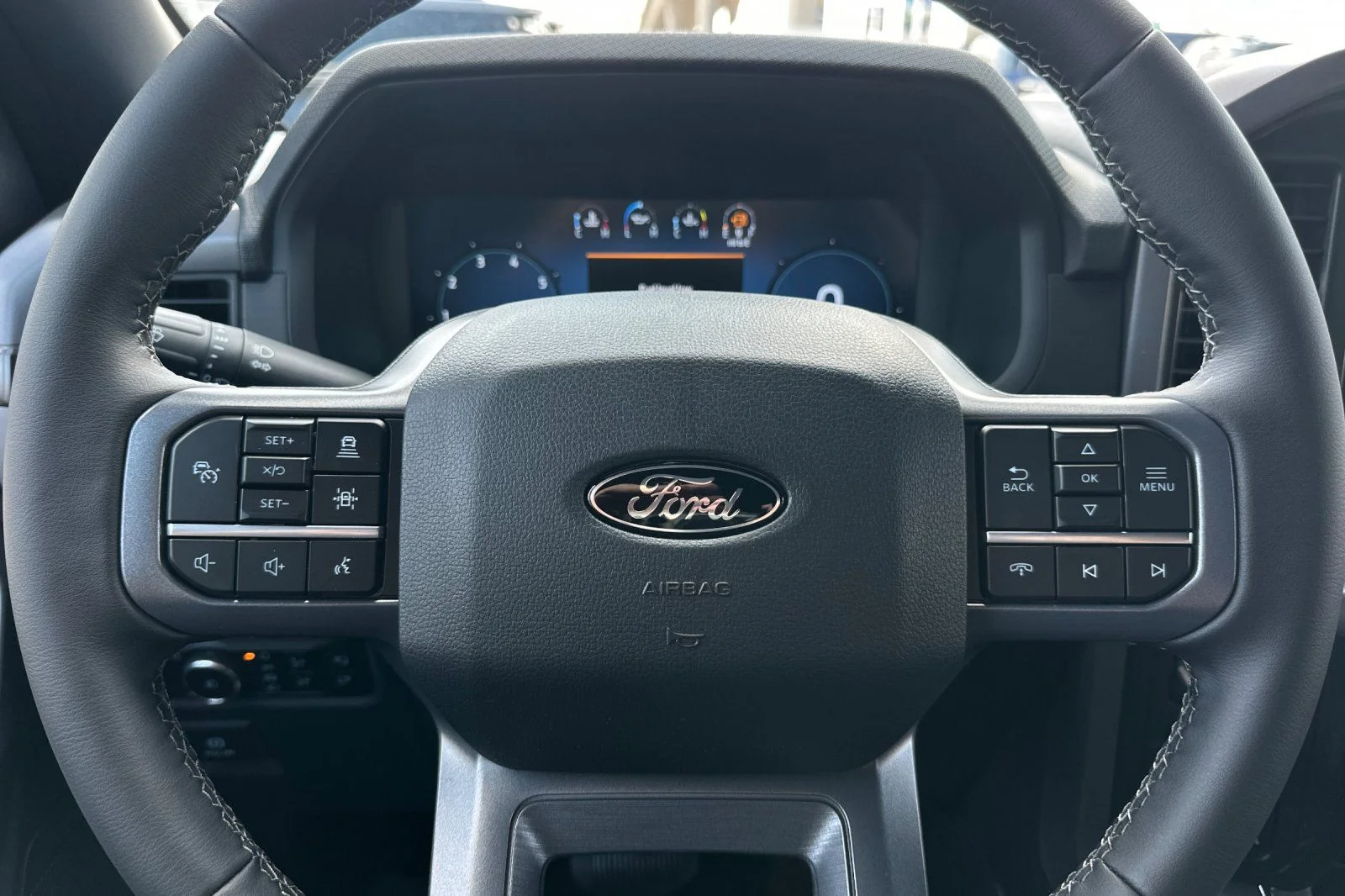New 2026 Carbonized Gray Metallic Ford XLT image 22