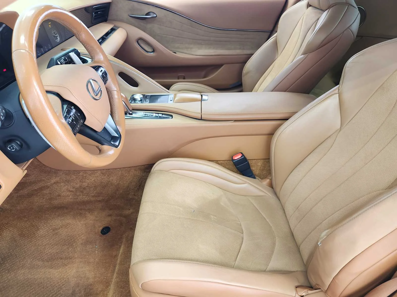 Used 2018 Ultra White Lexus  image 9