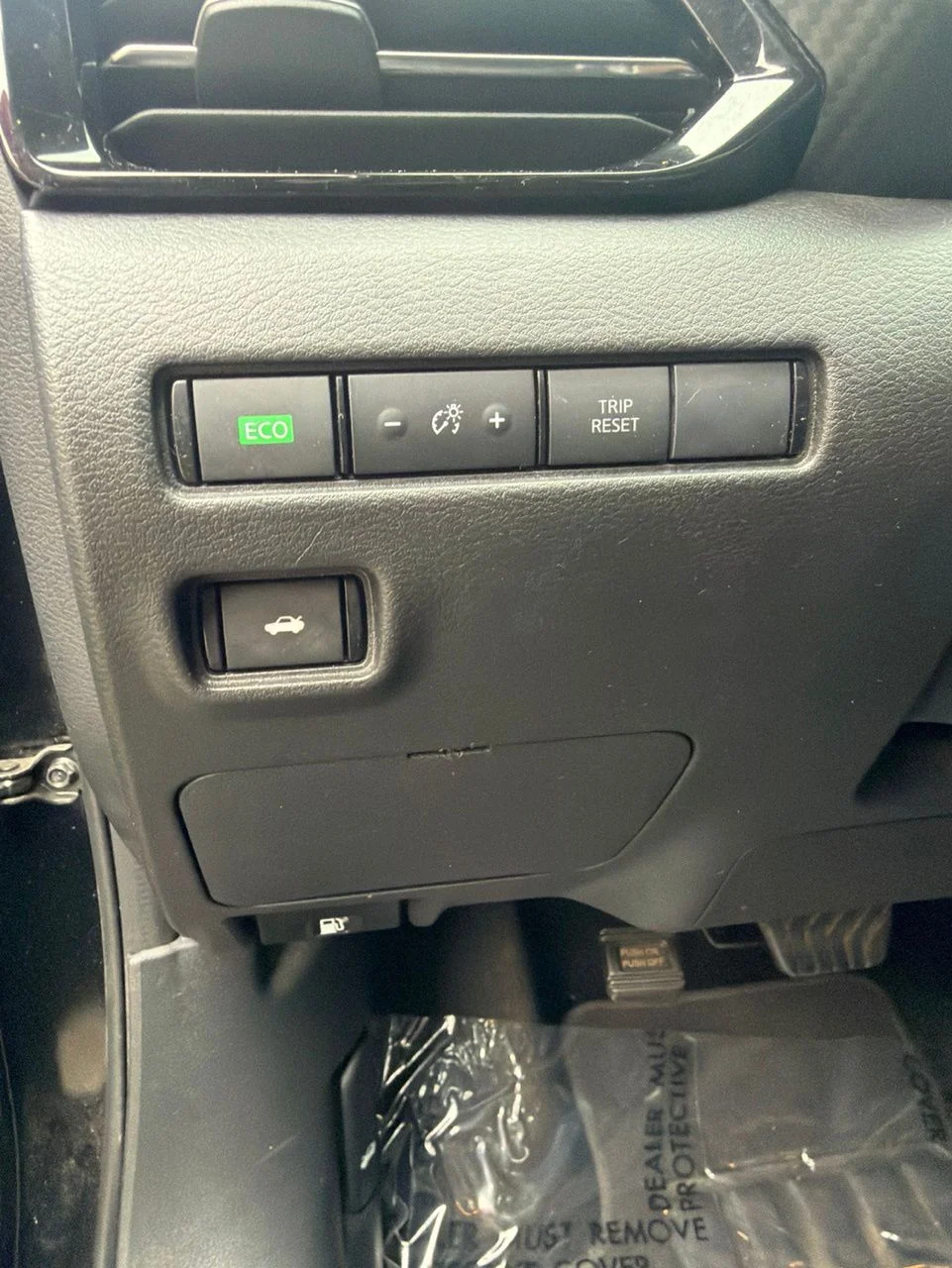 Used 2020 Black Nissan SR image 27