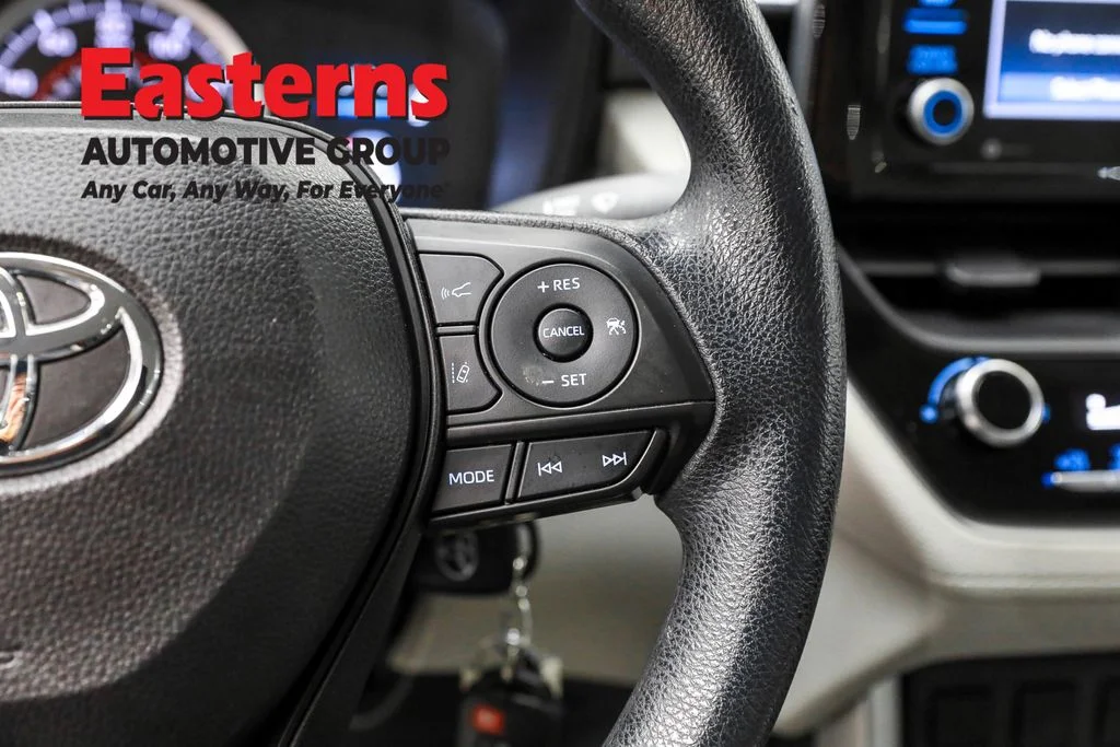 Used 2022 Black Toyota L image 16