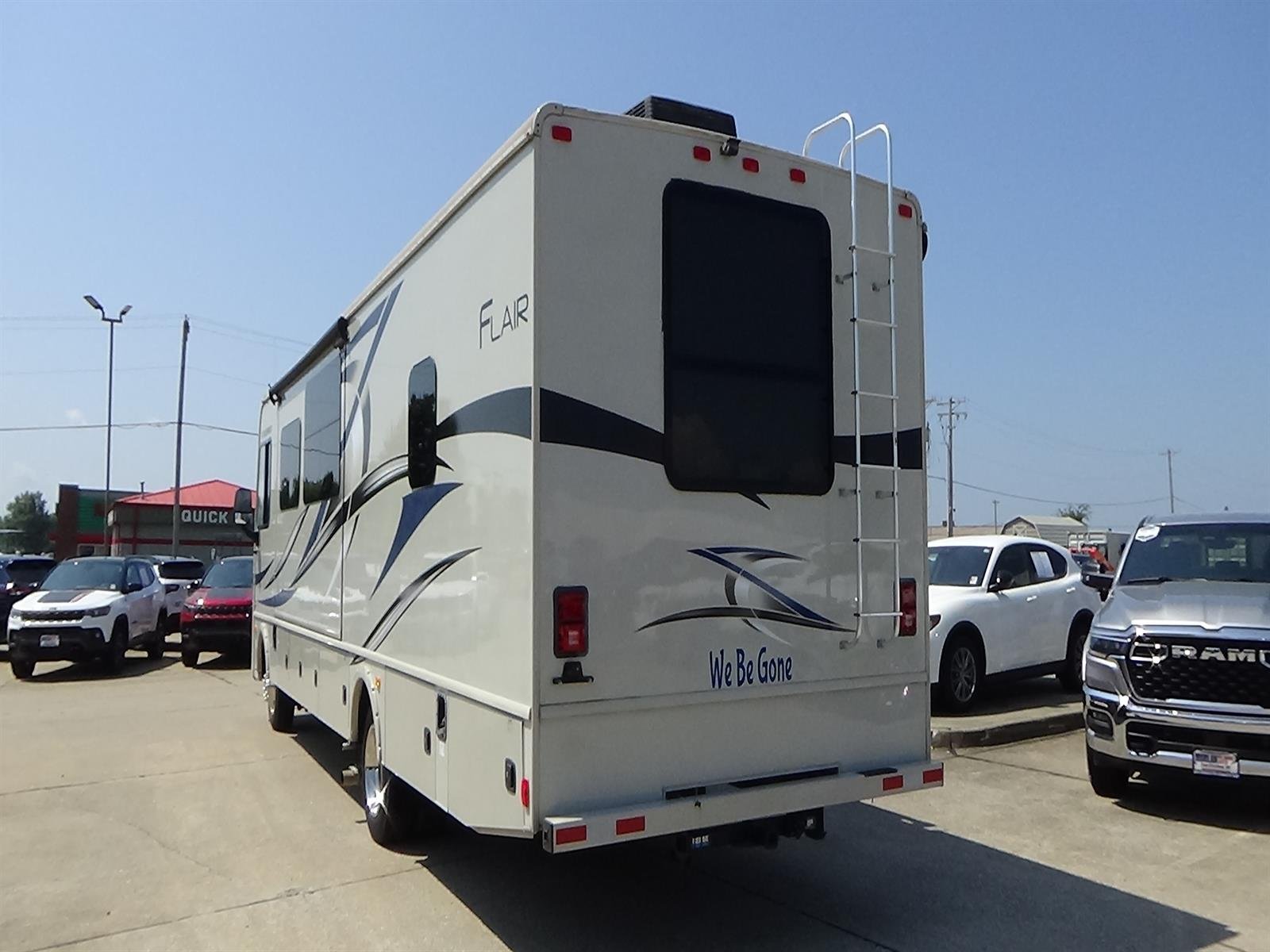 Used 2016 Tan Ford Fleetwood Flair image 9