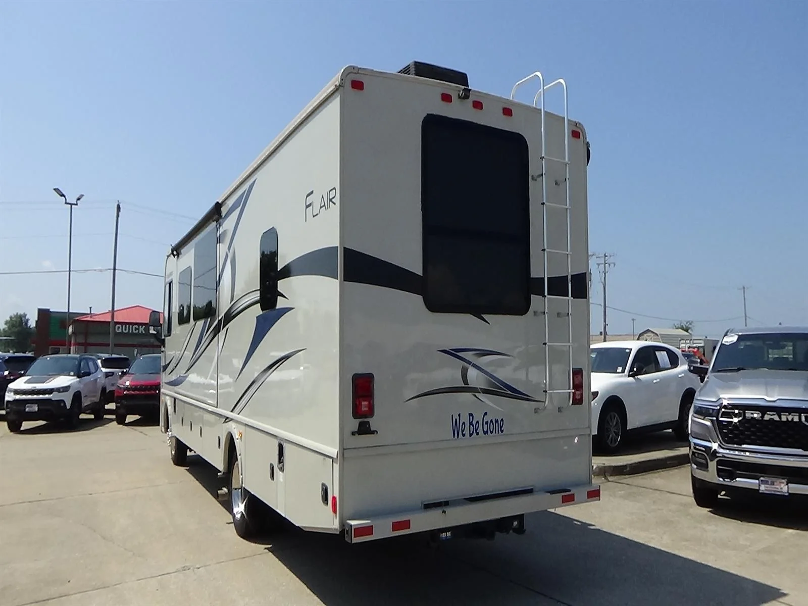 Used 2016 Tan Ford Fleetwood Flair image 9