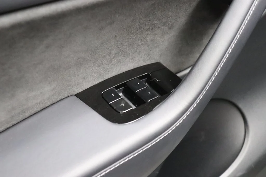 Used 2020 Solid Black Tesla Long Range image 28