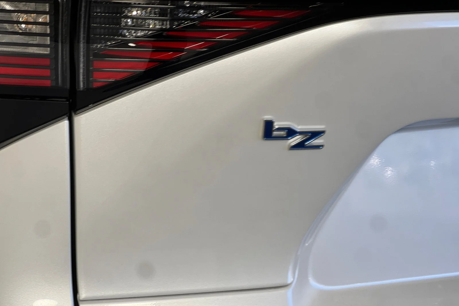 New 2027 Wind Chill Pearl <sup>1</sup> Toyota  XLE image 20