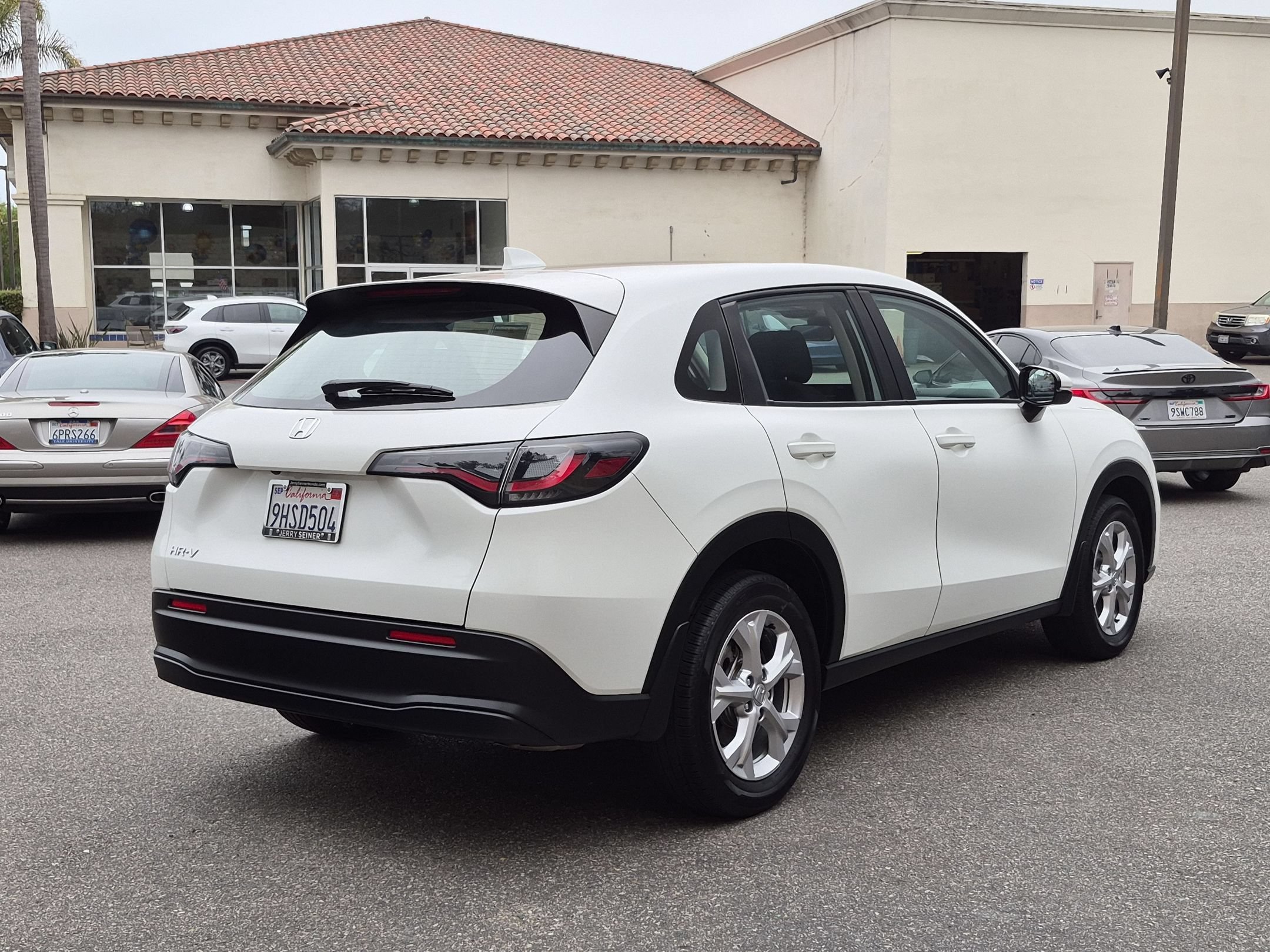 Used 2024 White Honda LX image 5