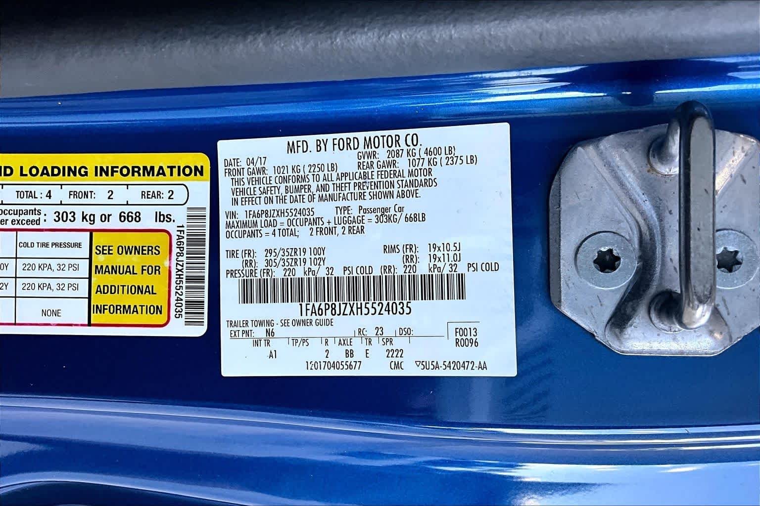 Used 2017 Blue Ford Shelby GT350 image 29