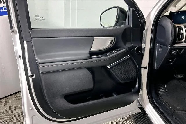 Used 2025 Oxford White Ford Active image 45
