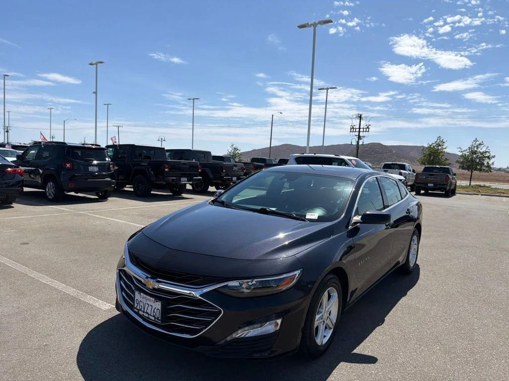 Used 2023 Gray Chevrolet LT image 4