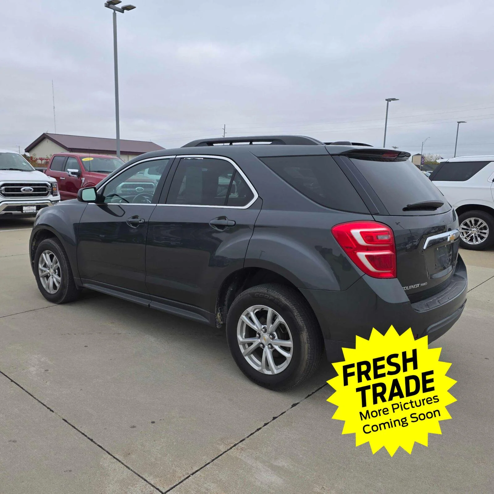 Used 2017 Chevrolet Equinox LT with VIN 2GNFLFEKXH6210811 for sale in Charles City, IA