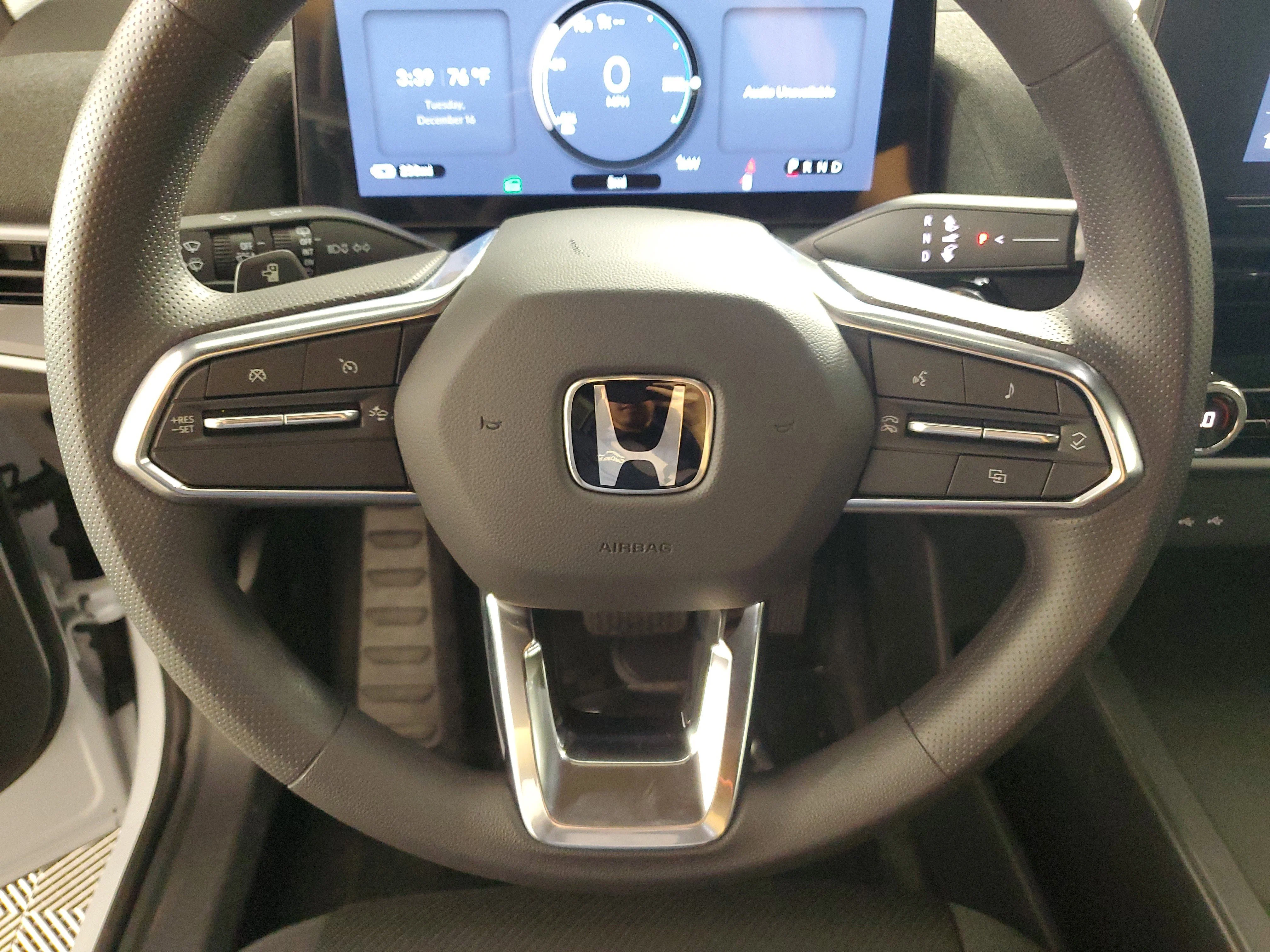 New 2026 Frostline White Pearl Honda AWD EX image 23