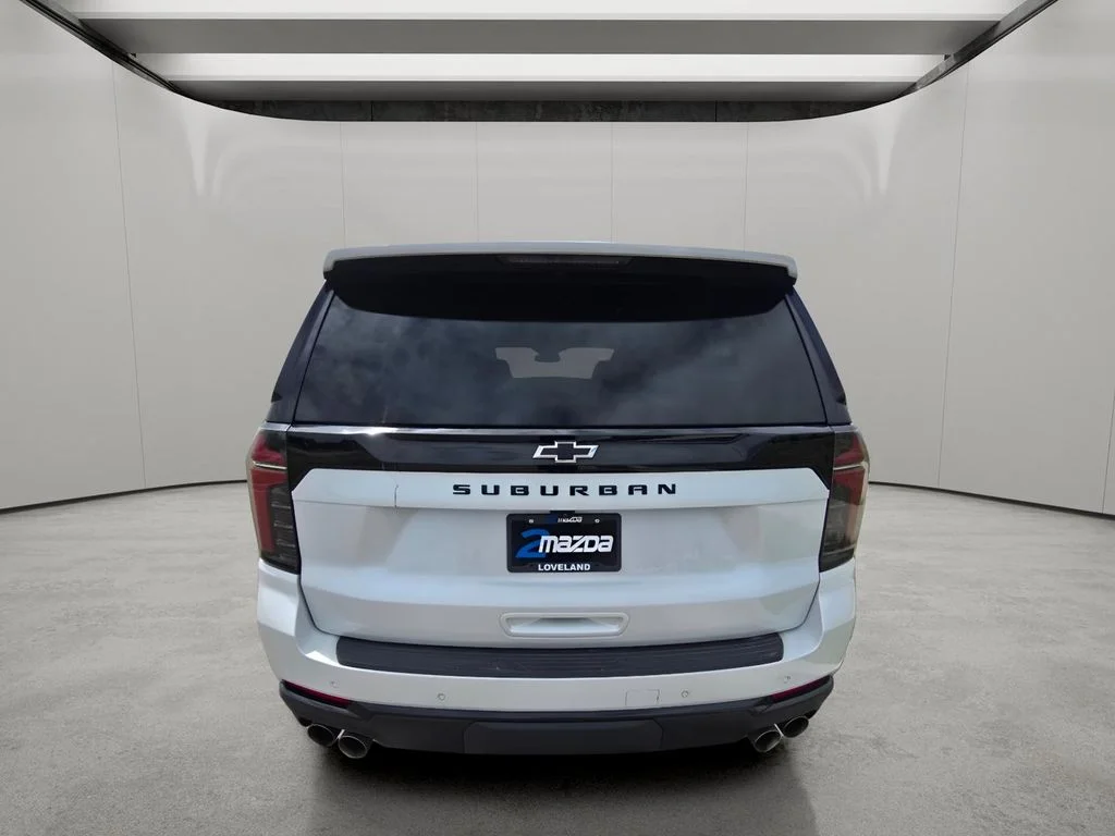 Used 2025 Iridescent Pearl Tricoat Chevrolet Z71 image 4