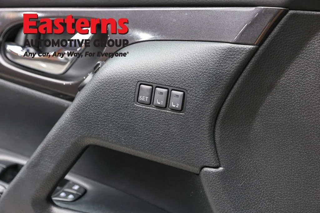 Used 2020 Gray Nissan SV image 22