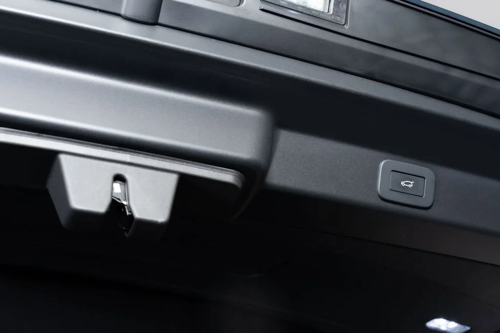 Used 2025 Black Land Rover SV Edition Two image 18