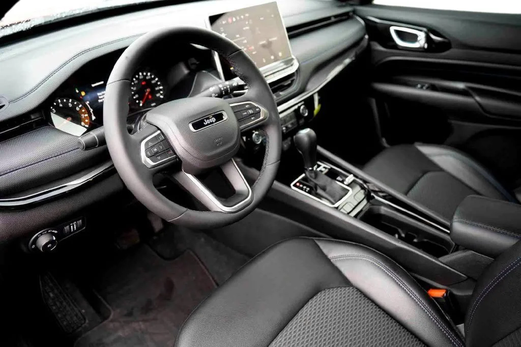 New 2026 Red Jeep Latitude image 10
