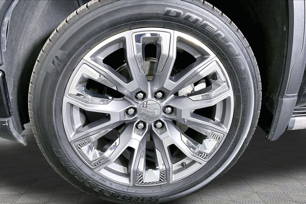 Used 2024 Black GMC Denali image 26