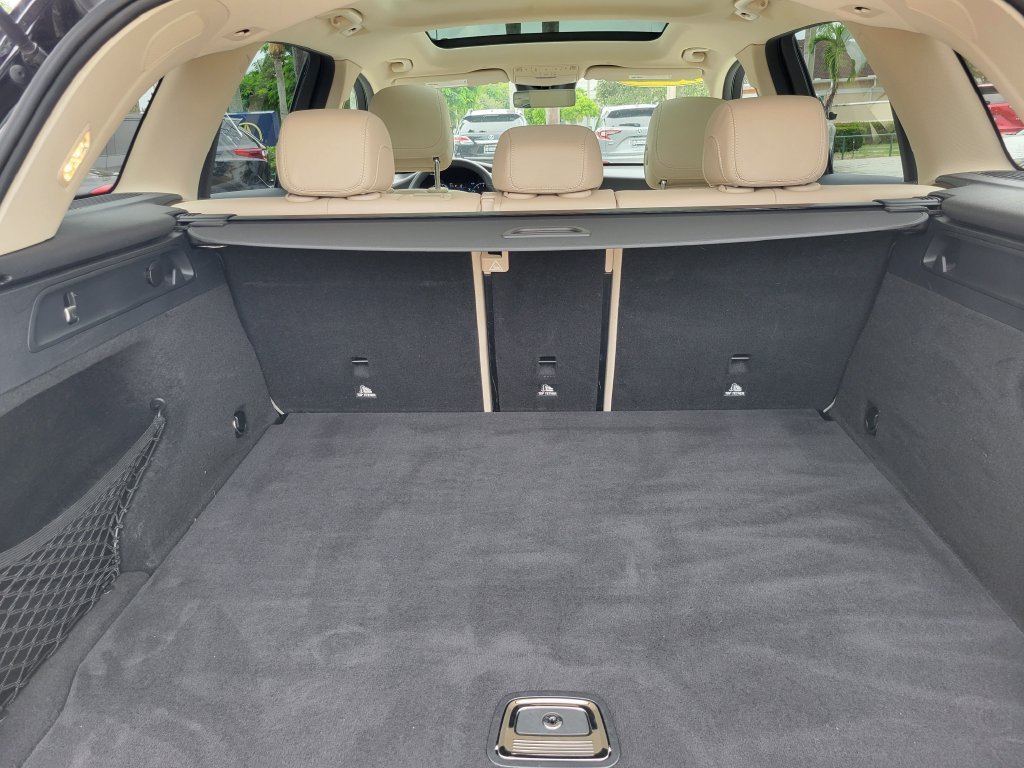 Used 2022 Black Mercedes-Benz GLC 300 image 8