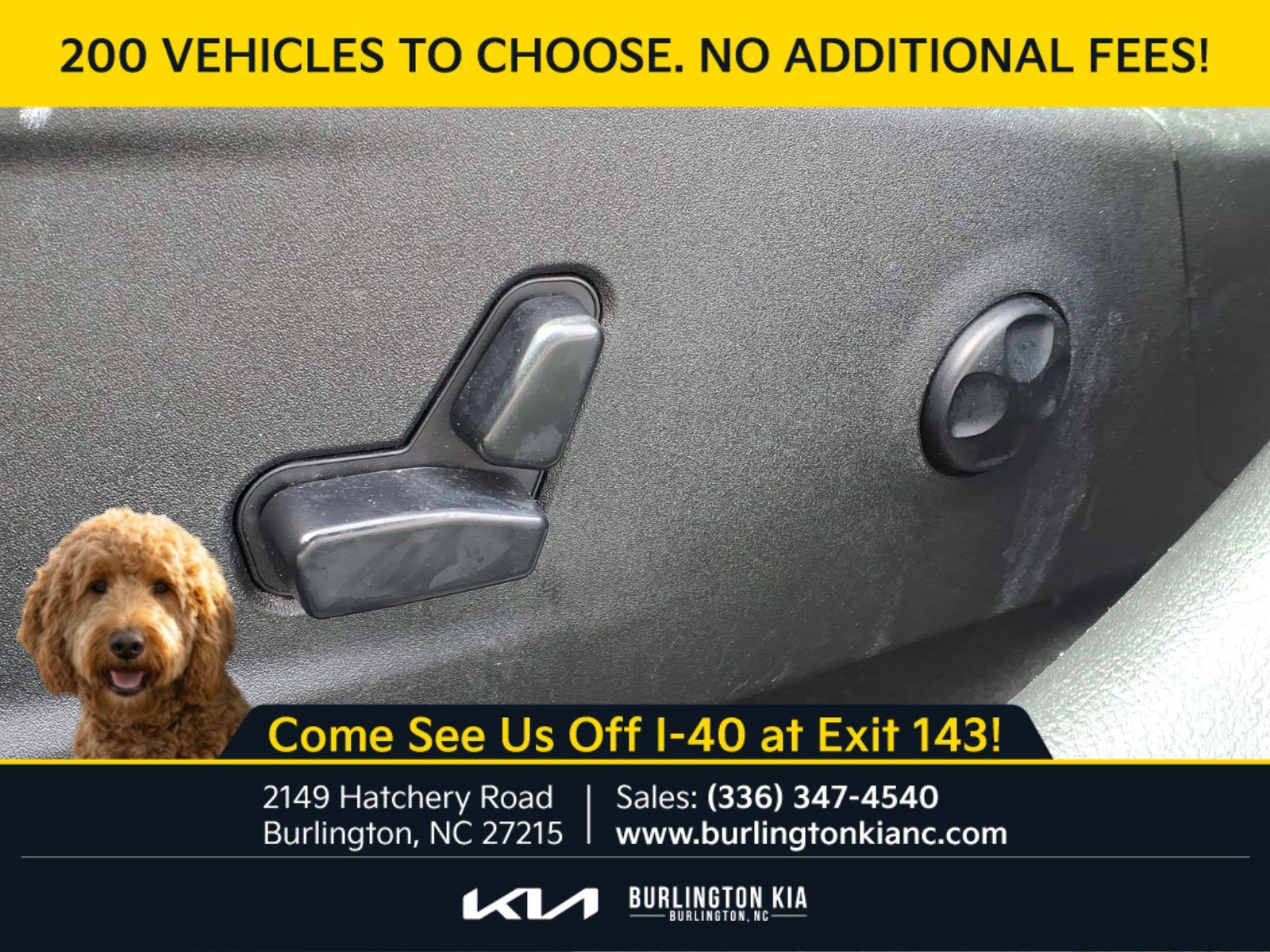 Used 2015 Gloss Black Chrysler 300C image 3
