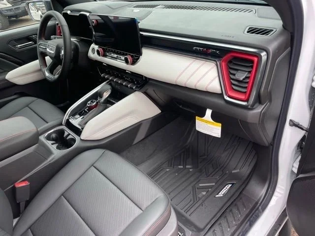 2026 GMC Canyon AT4X - Photo 14