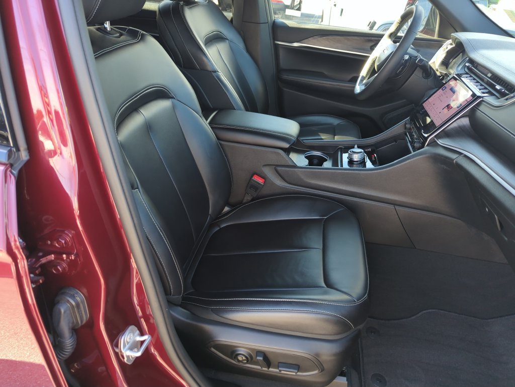 Used 2025 Red Jeep Limited image 36