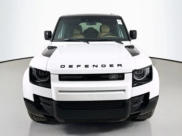 New 2026 Fuji White Land Rover X-Dynamic SE image 2