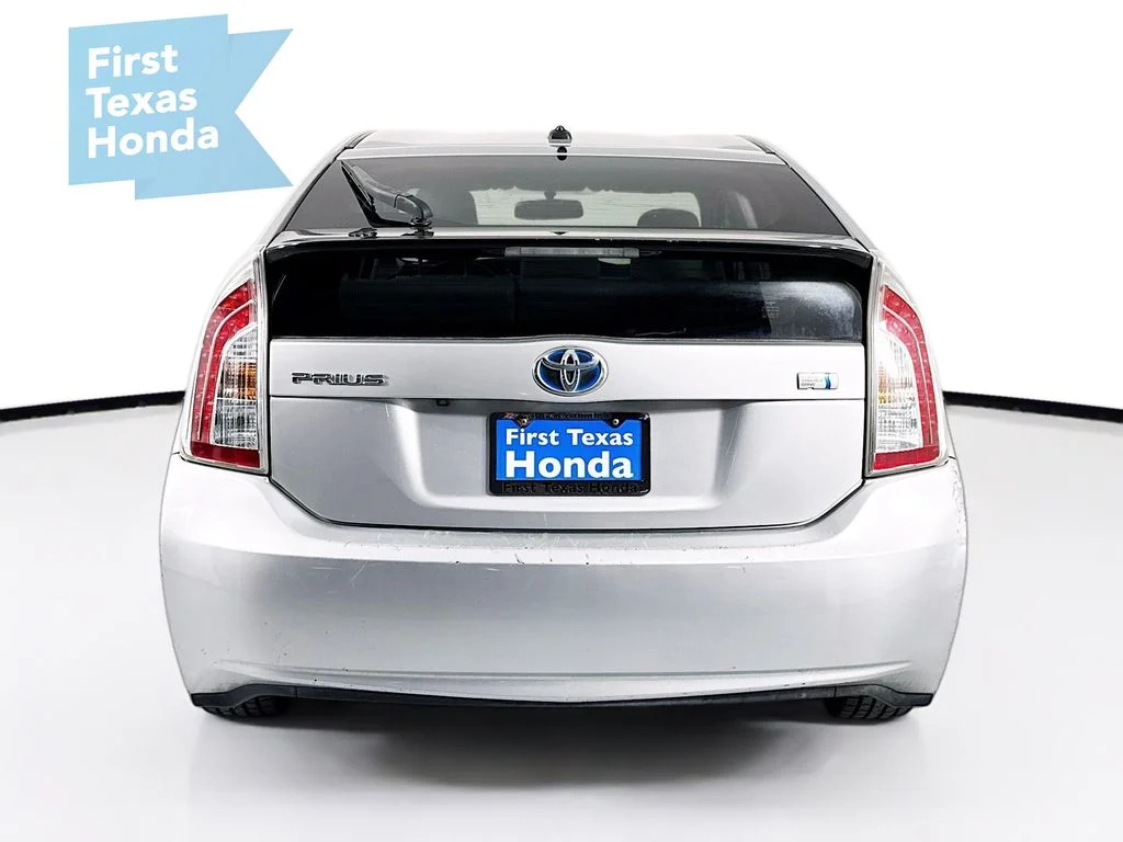 Used 2014 Classic Silver Metallic Toyota Three image 6