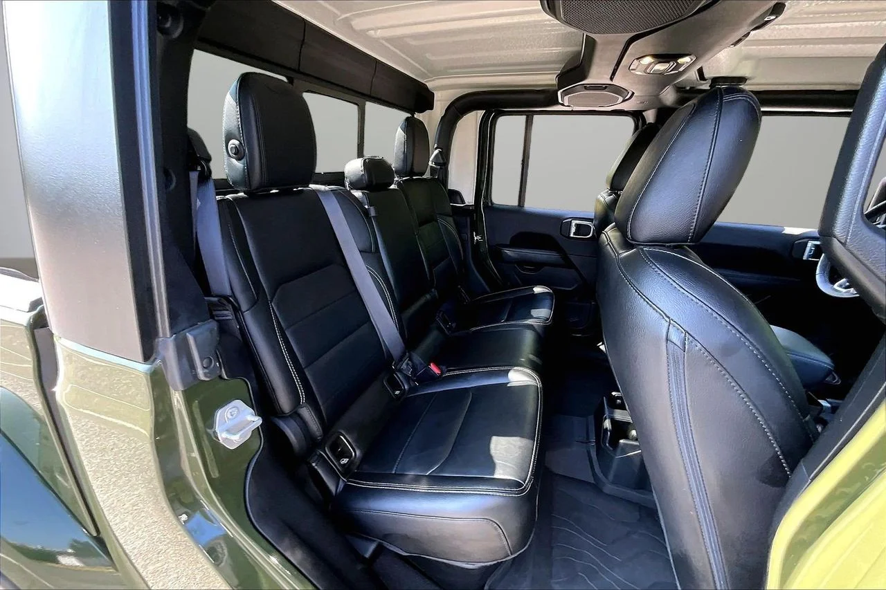 Used 2022 Green Jeep Overland image 24