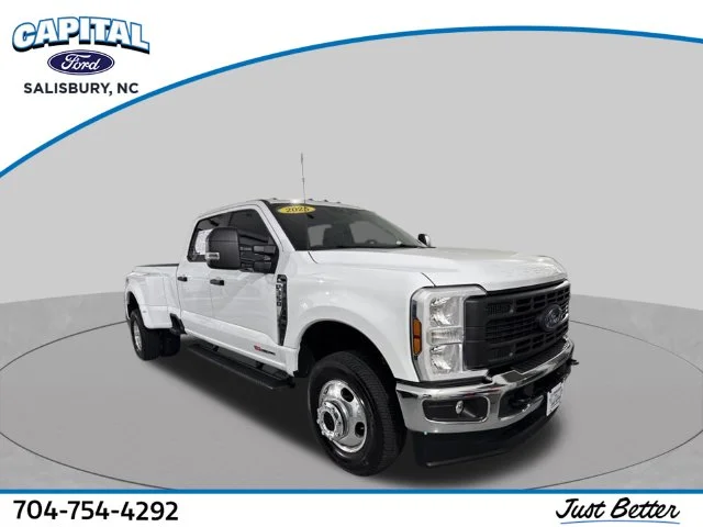 Used 2025 White Ford XL image 1