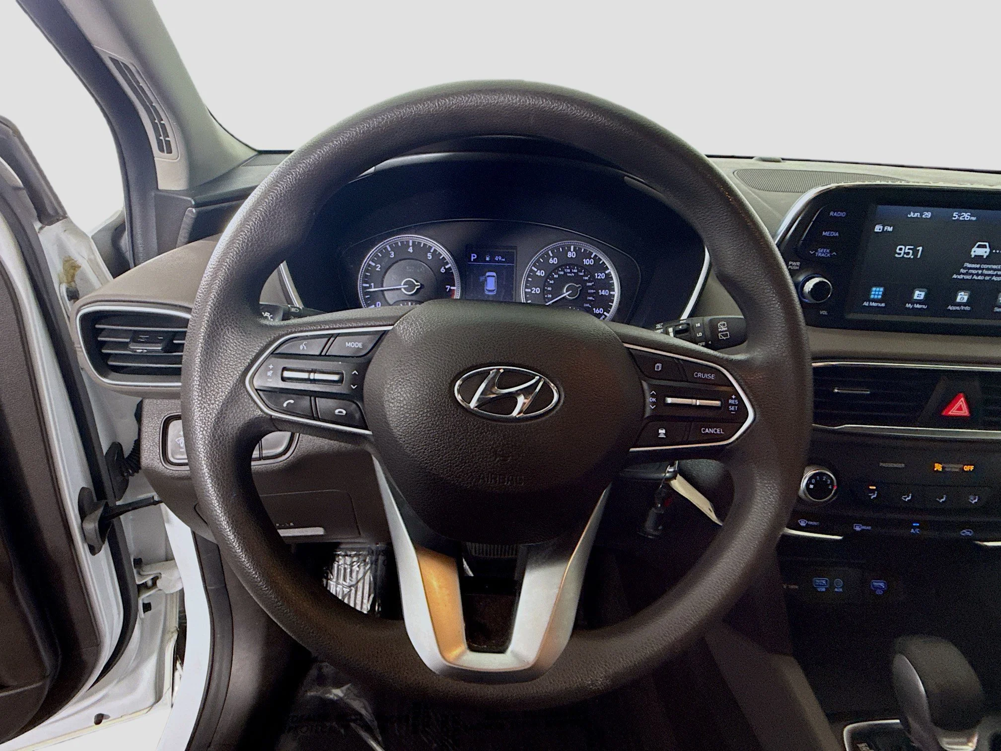 Used 2020 Quartz White Hyundai SE image 9