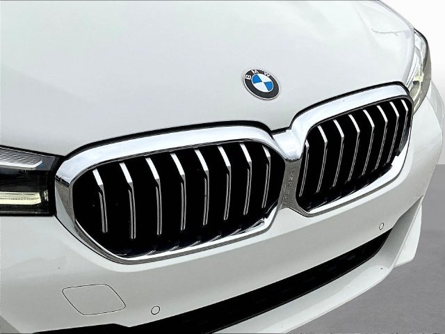 Used 2023 White BMW 540i image 36
