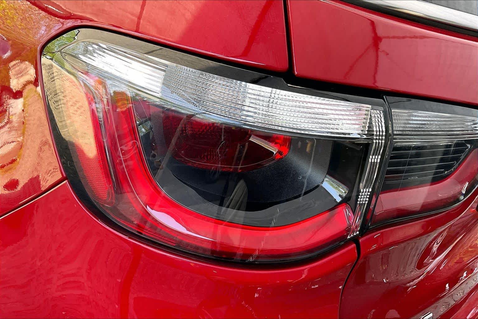 Used 2018 Redline Pearlcoat Jeep Limited image 29