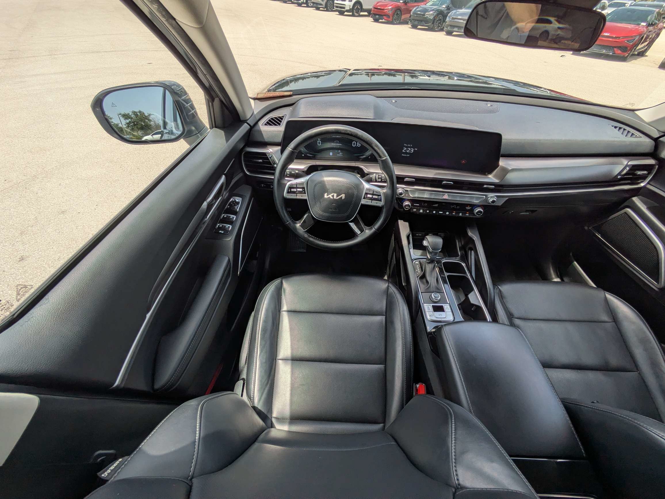 Certified Used 2024 Gravity Gray Kia LX image 18