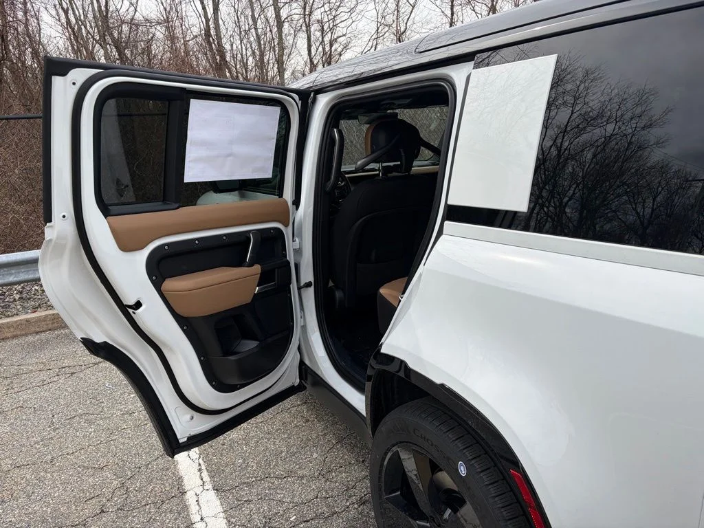 New 2026 Fuji White Land Rover V8 image 12
