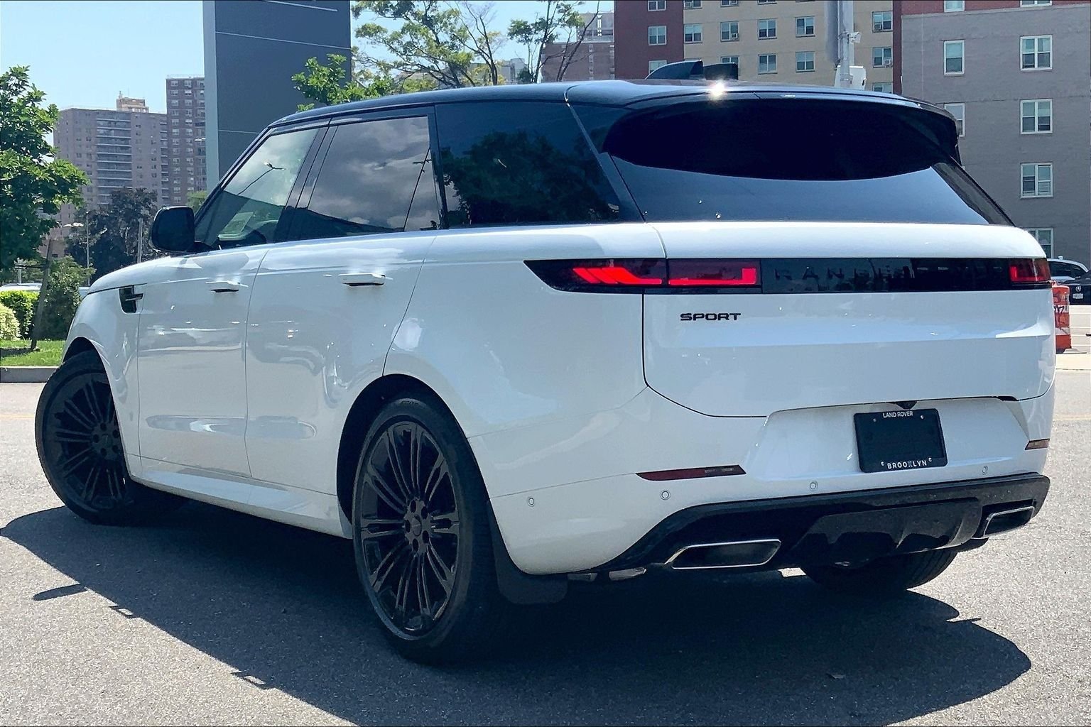 New 2026 Fuji White Land Rover Dynamic SE image 12