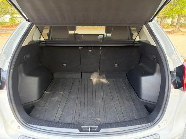 Used 2016 White Mazda Touring image 24