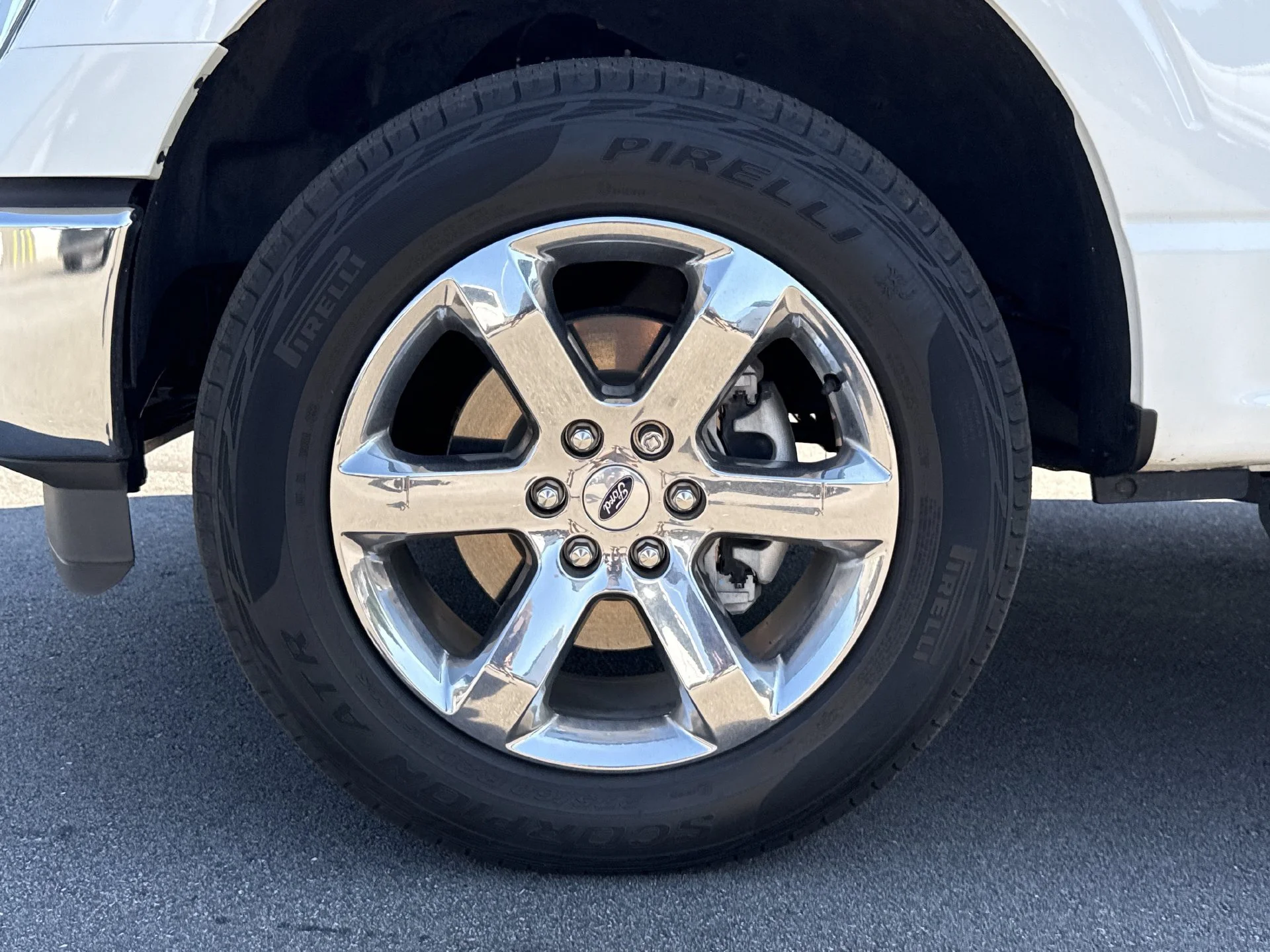 Used 2023 White Metallic Ford Lariat image 21