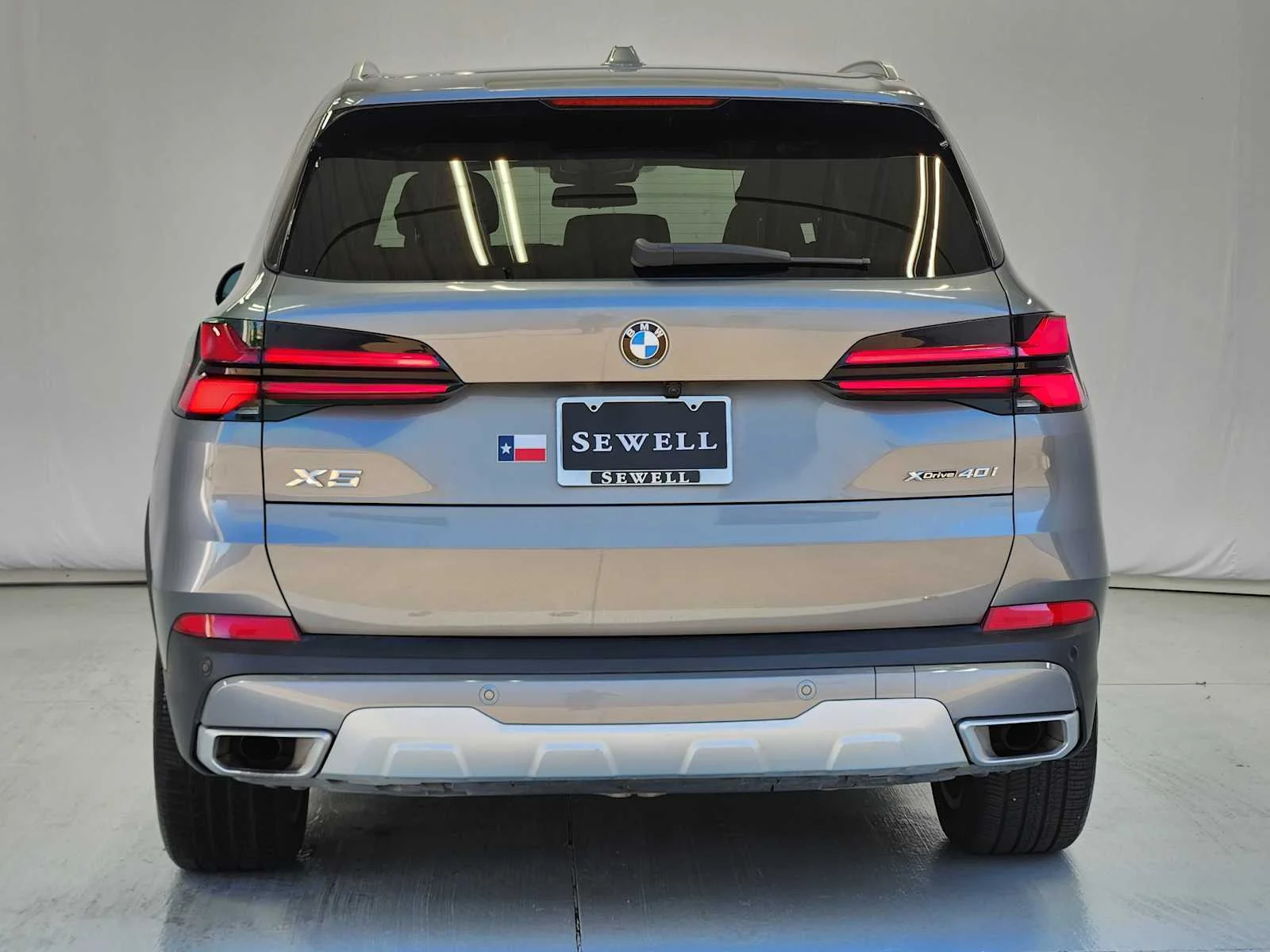 Certified Used 2024 Skyscraper Grey Metallic BMW xDrive40i image 7
