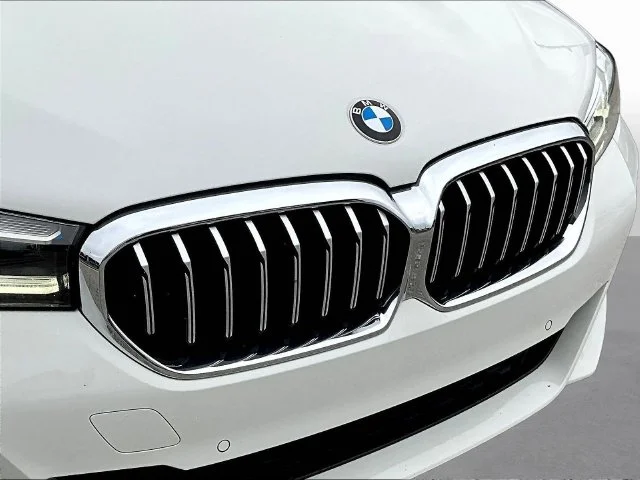 Used 2023 White BMW 540i image 36