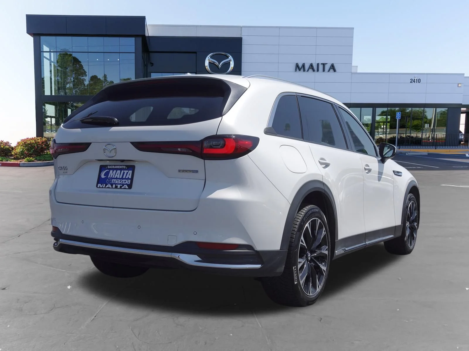 Certified Used 2024 Rhodium White Premium Mazda Premium image 4